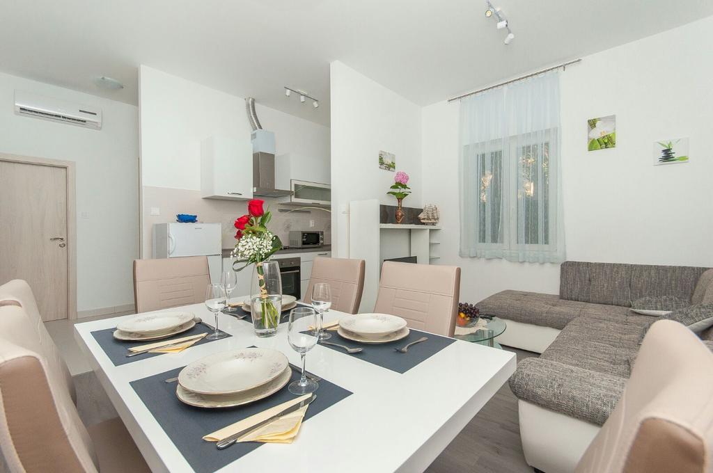 Tanja Apartment أوميس المظهر الخارجي الصورة